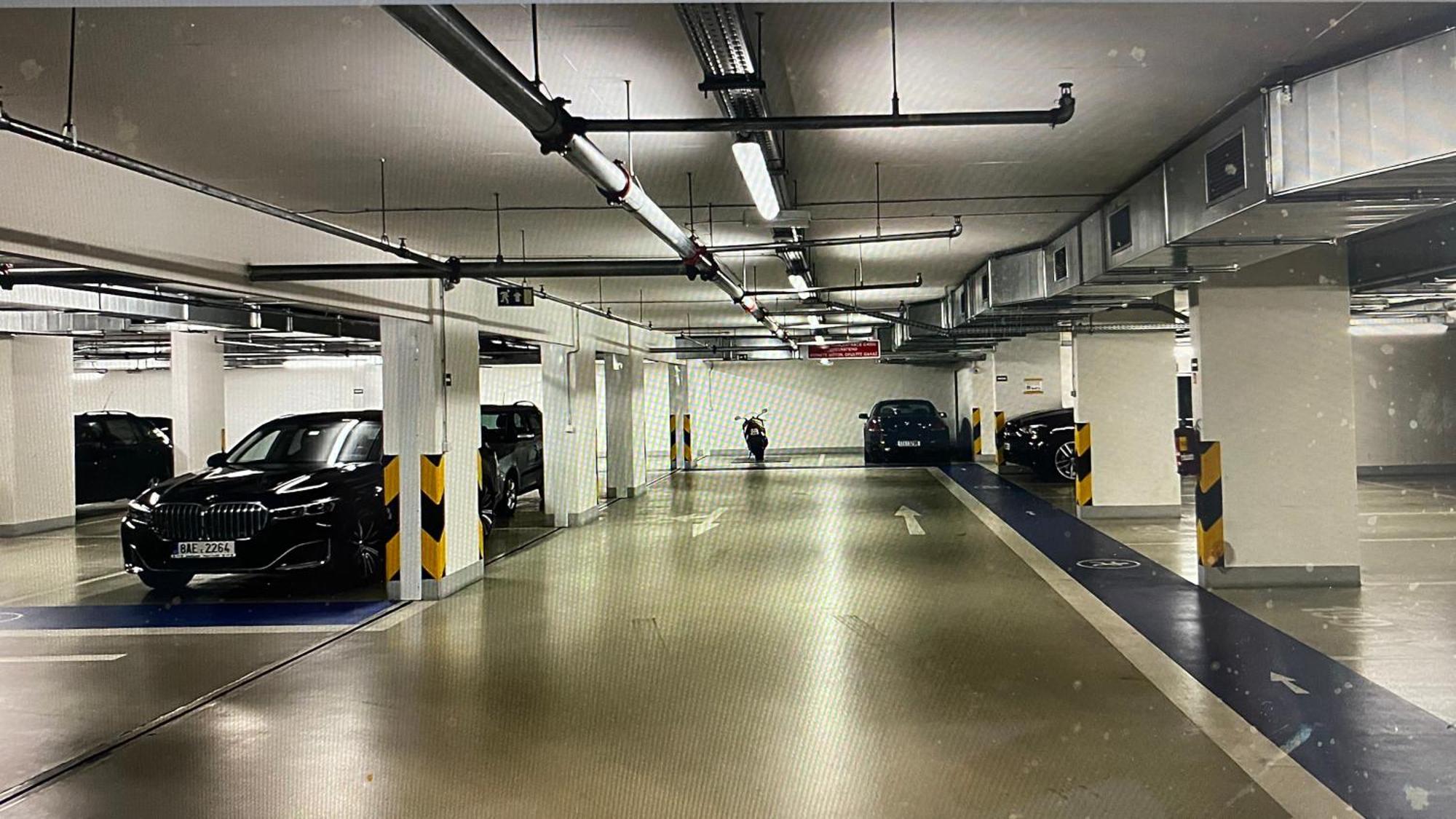 Residence Garden Tower - Parking Praag Buitenkant foto